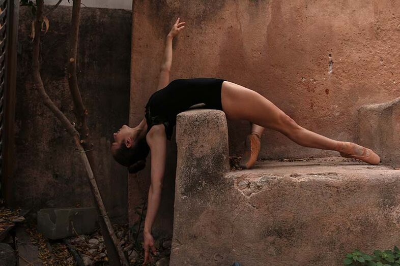 Las clases de yoga no sólo solucionan problemas físicos sino también psicológicos.