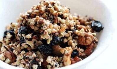 Alforfón con frutos secos para adelgazar.